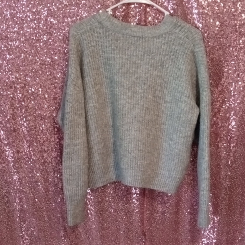 Forever 21 Women Oversized Cropped Boxy Cardigan Sweater in Grey - Picture 3 of 4